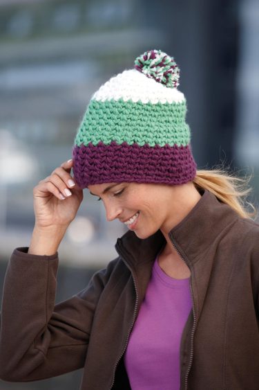 Žieminė kepurė su bumbulu Myrtle Beach | MB 7940 3-colour crocheted hat su pompon