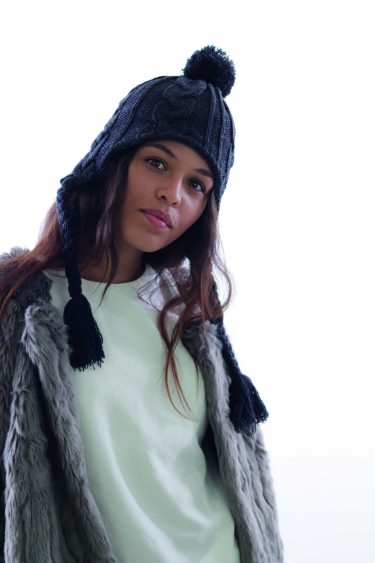 Atlantis | Inuit Knitted Hat su tassle and pigtails
