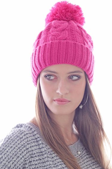 Atlantis | Vogue Raw Knitted Beanie su Pompon